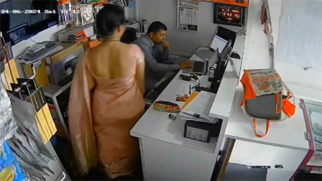 Indian Shop Manager Affair Multipule wife cctv cam