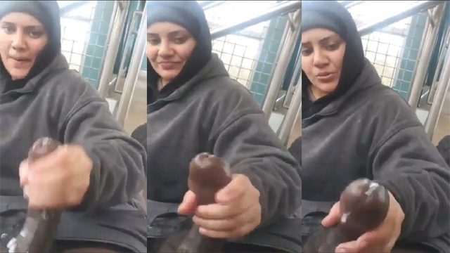 Beutiful Expression Hijabi – Aunty Doing Handjob Porn